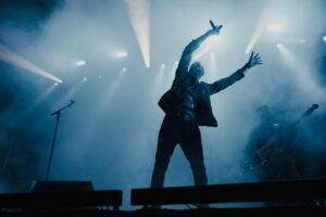 SHIVER - a thrilling Coldplay Tribute Band 4