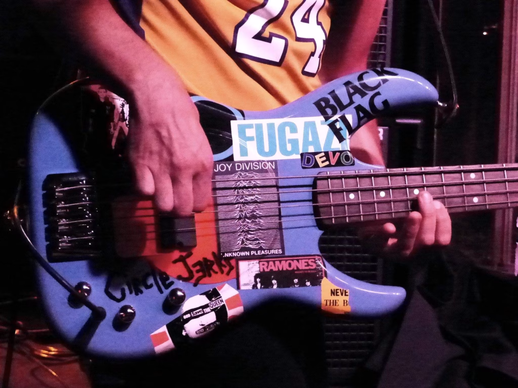 Give it Away – The Red Hot Chili Peppers Tribute 1